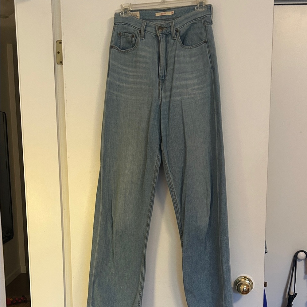 Levi's High Loose Jeans in Classic Blue